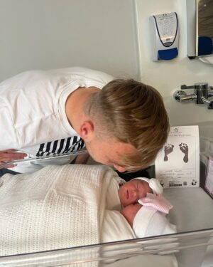 Dani Dyer Instagram - Happy Father’s Day to the best daddy I could ever ask for to our babies..
I always knew you was going to be an amazing dad when you walked into mine and santis life♡
We all love you so much and can’t wait to keep making memories.. enjoy your special day.. forever grateful for someone like you♡