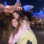 Sofie Dossi Instagram - Happy Birthday to the sweetest little sister @symonneharrison 💗🎉
