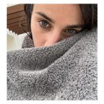 Claudia Salas Instagram - Mis pilas son personas.

Pd: la isla cura.