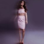 Anna Cathcart Instagram - Actress #AnnaCathcart of #XOKittyNetflix is finally back home. After a whirlwind press tour, the rising star of the hit #ToAllTheBoys spinoff series talks to us about diving into the unknown, exploring queer storylines that resonate, and what’s keeping her grounded. Click the link in bio to read the story.

Photographed by @sarahkrickphotography, written by @chelseamsarabia.