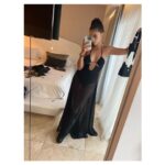 Claudia Salas Instagram – Parte 2. 
Al punto “B”.
El sitio, por mucho que sea sitio, sin la compañía; mal.
🩵