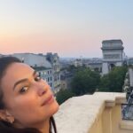 Hend Sabry Instagram - Parisian #Sunsets #throwback #throwbackthursday 🌅🌇