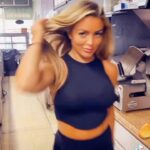 Mandy Rose Instagram - Gotta have fun!! 🤪 I’ve been helping out at my dads deli @arthuravedeli_  the last couple weeks, back to my roots! Love spending time with my family ❤️🙏🏻 🤌🏻🤌🏻

#arthuravedeli #italiandeli #mandysacs #saccomanno #carmel #ny #food #italiancombo #family #love