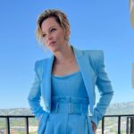 Elizabeth Banks Instagram - Beanie Bubble Blue.  Glam: @fionastiles @marktownsend1 Styled by: @erinwalshstyle in @alexperryofficial @jenniferfisherjewelry