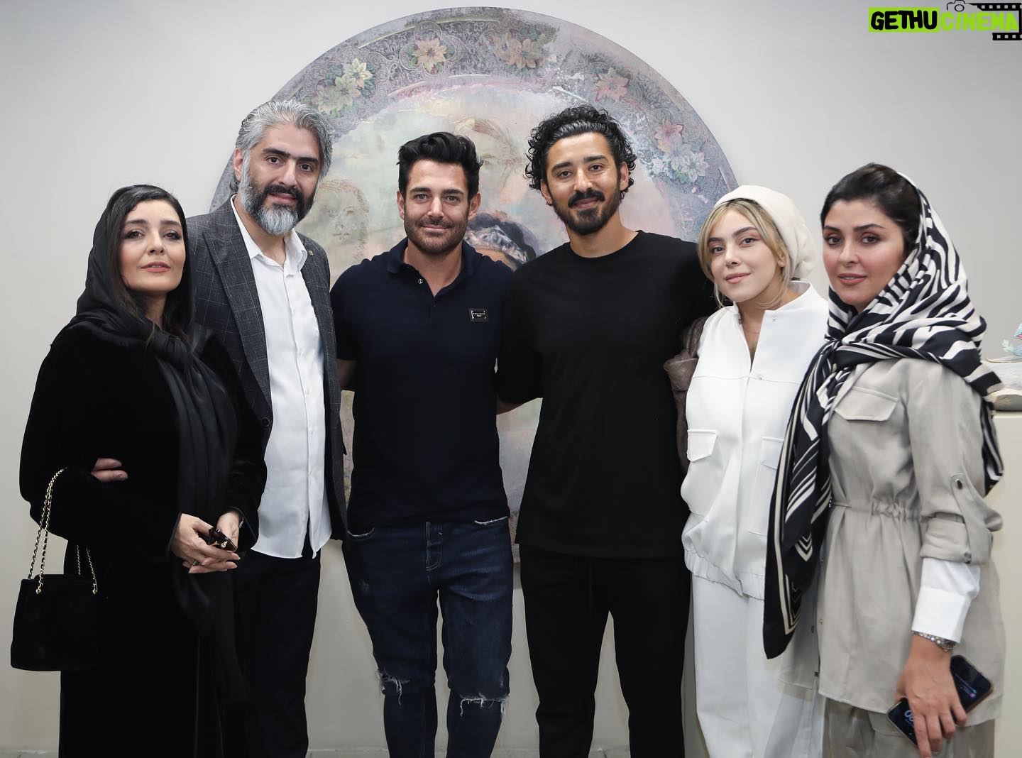 Sare Bayat - 167.3K Likes - .
این قاب یکی از با ارزشترین لحظات عمر من است.
ابیش با نام خدا و به برکت قدم خانواده ما افتتاح شد.
عیدتون مبارک🤍
@rezagolzar
@sarvinbayat @rgucci16 @alirezaafkari.officialpage @shirinmoghaddam1
@sarehbayat_ @abish_healthandbeauty_center
📸 @maryamrazavii