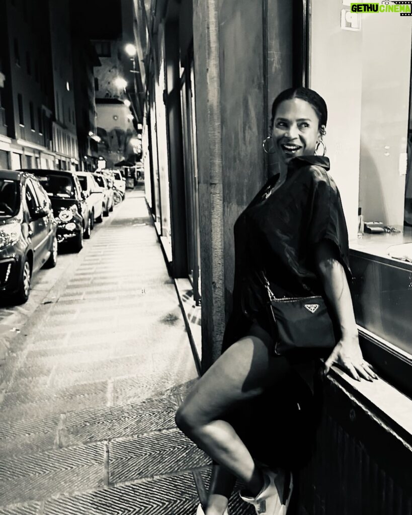 Nia Long Instagram - It's just me and my Jordans in these streets. The gift of travel keeps giving. 😘🇮🇹