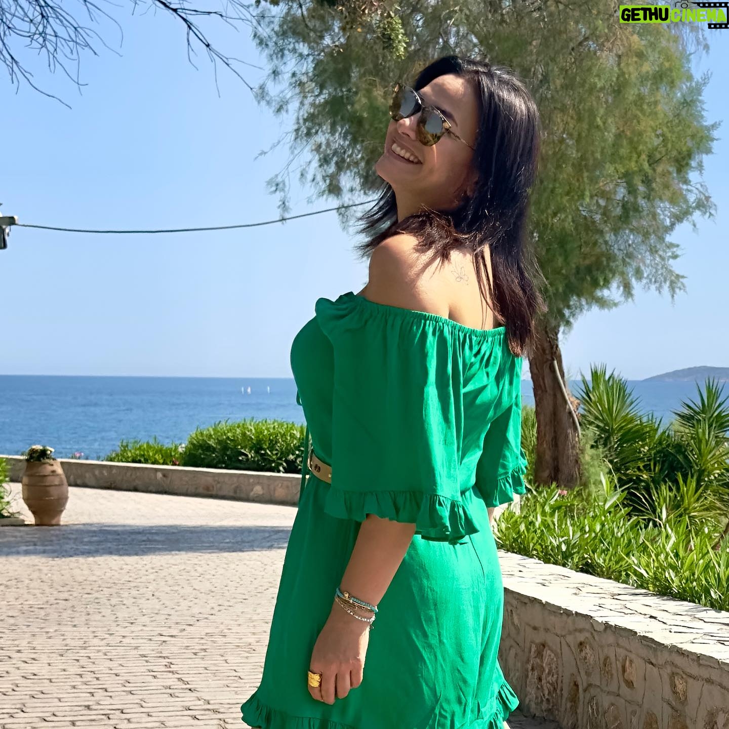 Hend Sabry Instagram - Hope you are all enjoying your break ❤️🥰🙏