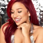 Chelsy García Instagram - No te olvides de mí. Mira qué linda estoy. 🎶😂

Mi maquillaje @yasmeirybeauty 😍
Mi pelo rojo hermoso @phoenixhumanhair ❤️‍🔥