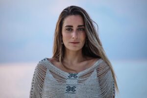 Amina Khalil Instagram - From the moment you arrive, you start to feel the serenity hugging you in.. calming you.. grounding you in your solitude.. and then, you start breathing again 🤍 
📍 Anantara Kihaveh, Maldives. 

@anantarakihavah 
@dashconsultancy 
#anantarajourneys