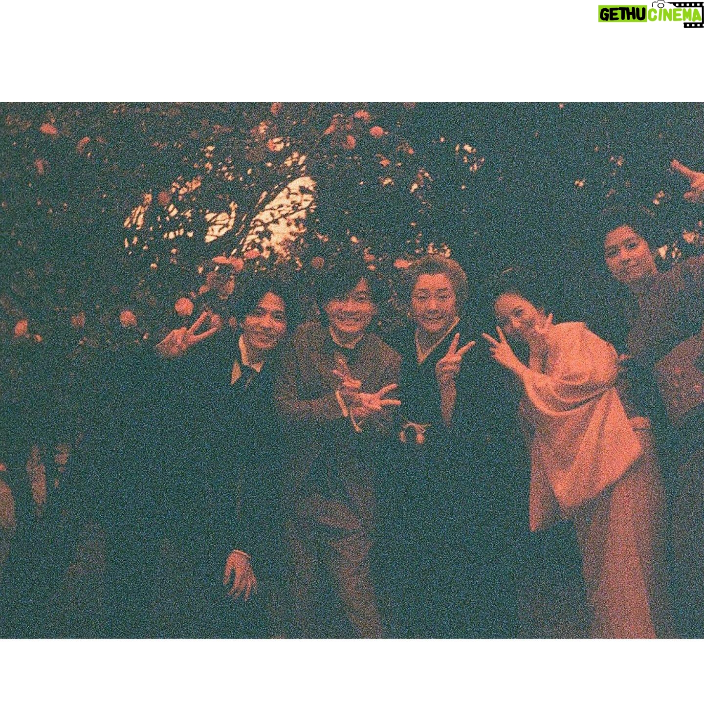 Minami Hamabe Instagram - 第13週『らんまん』
第1章最終回もありがとうございました🧒
無事に祝言をあげることができました!
お色直しまでさせていただいて…ありがたいことです🧒
タキさんの最期のシーンが眩しくて朝からぽろぽろしてしまいました
らんまんじゃあ
あっという間に折り返し!
放送されると時間が過ぎるのがはやいことはやいこと🧒
最後までお付き合いいただけますと嬉しいです🧒
5.6枚目は大好き市蔵さん🧒
小松利昌さんとご一緒させていただくのは2回目でして、いてくださるだけで心強く笑顔になれました🧒
槙野たちのちょこまかに、最後まで優しく付き合ってくださいました…ありがたいーーー…
最近の撮影はまたまた賑やかで、楽しい日々です🧒
外はとてつもなく暑いですからね!皆さんお身体お気をつけて!
ではまた来週の月曜の朝に会いましょう🧒🧒