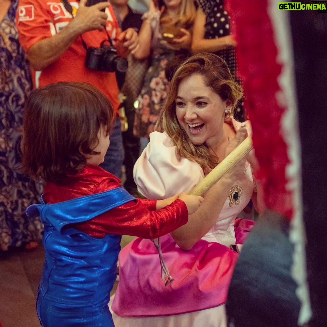 Sherlyn - 21.5K Likes - No somos muchos pero esta pequeña familia tiene amor para encender galaxias enteras! Siempre @andrenuestrobebe estamos amándote con todo el corazón