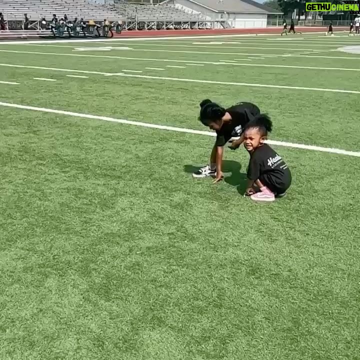 Chanel Iman Instagram - A Day of giving is always a great day🙏🏽 So proud to be apart of the @chauxdownfoundation @chauxdown Back to school give away , Football Camps and so much more 🙌🏾 The Link in my bio for you to be apart of it to ❤️ 📍Plaquemine , Louisana 🏈