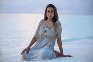Amina Khalil Instagram - From the moment you arrive, you start to feel the serenity hugging you in.. calming you.. grounding you in your solitude.. and then, you start breathing again 🤍 
📍 Anantara Kihaveh, Maldives. 

@anantarakihavah 
@dashconsultancy 
#anantarajourneys