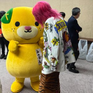 Riisa Naka Instagram - 街で声掛けてくれるみーんな
離婚しようよみました💙
って言ってくれて
本当に嬉しいっっ🥹🔥✨⛩
みんな本当にありがとうね🫶🏻love❤️
会う人みーんな面白いって言ってくれて
あー女優続けててよかったって思うよ🥹❤️
素敵な作品に関わる事ができて幸せ🔥
何周も何周もみたくなるクセになる面白さだからまだみてない人は是非みてねっ😘✨
ちなみに、英語吹き替えでみてみたら
私のブチ切れ英語まじ笑うよ😂
みーまーたぁーはそのまま
mi〜ma〜ta〜でした😂🫶🏻⛩

#離婚しようよ
#letsgetdivorced 
#netflix 
#netflixjapan