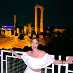 Cemre Baysel Instagram - 🤘🏻