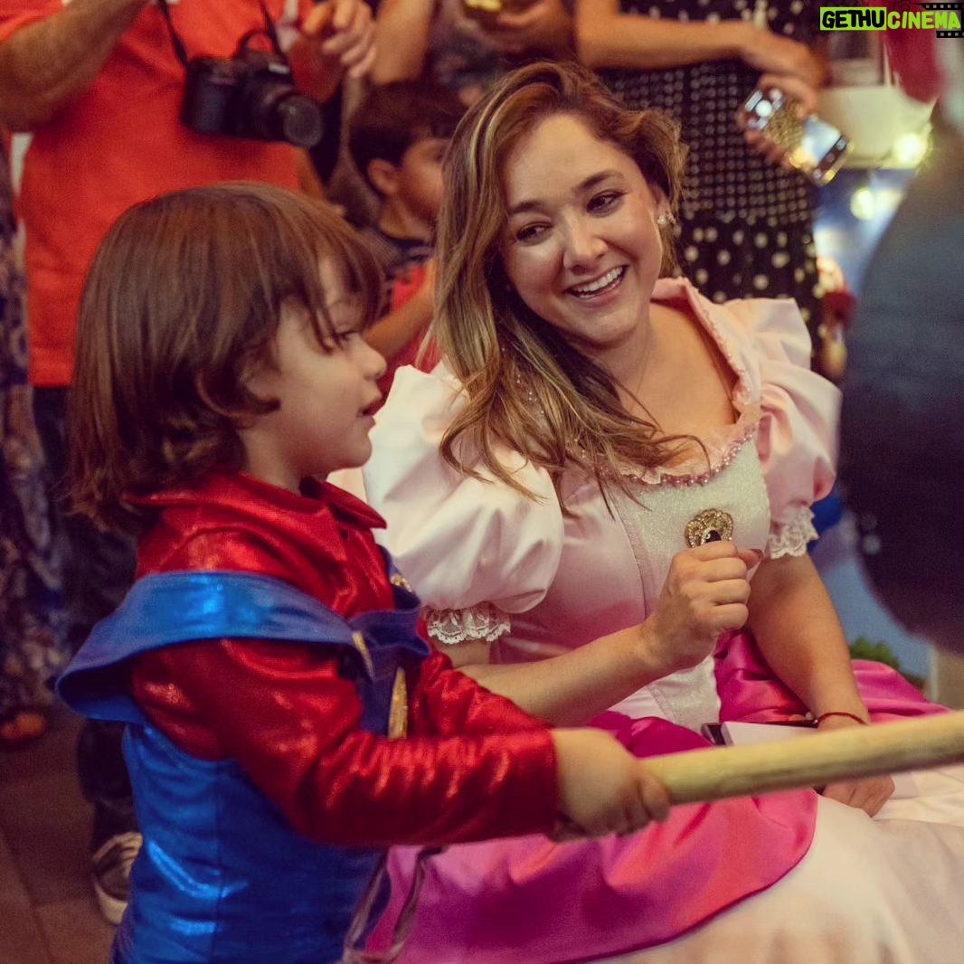 Sherlyn - 21.5K Likes - No somos muchos pero esta pequeña familia tiene amor para encender galaxias enteras! Siempre @andrenuestrobebe estamos amándote con todo el corazón