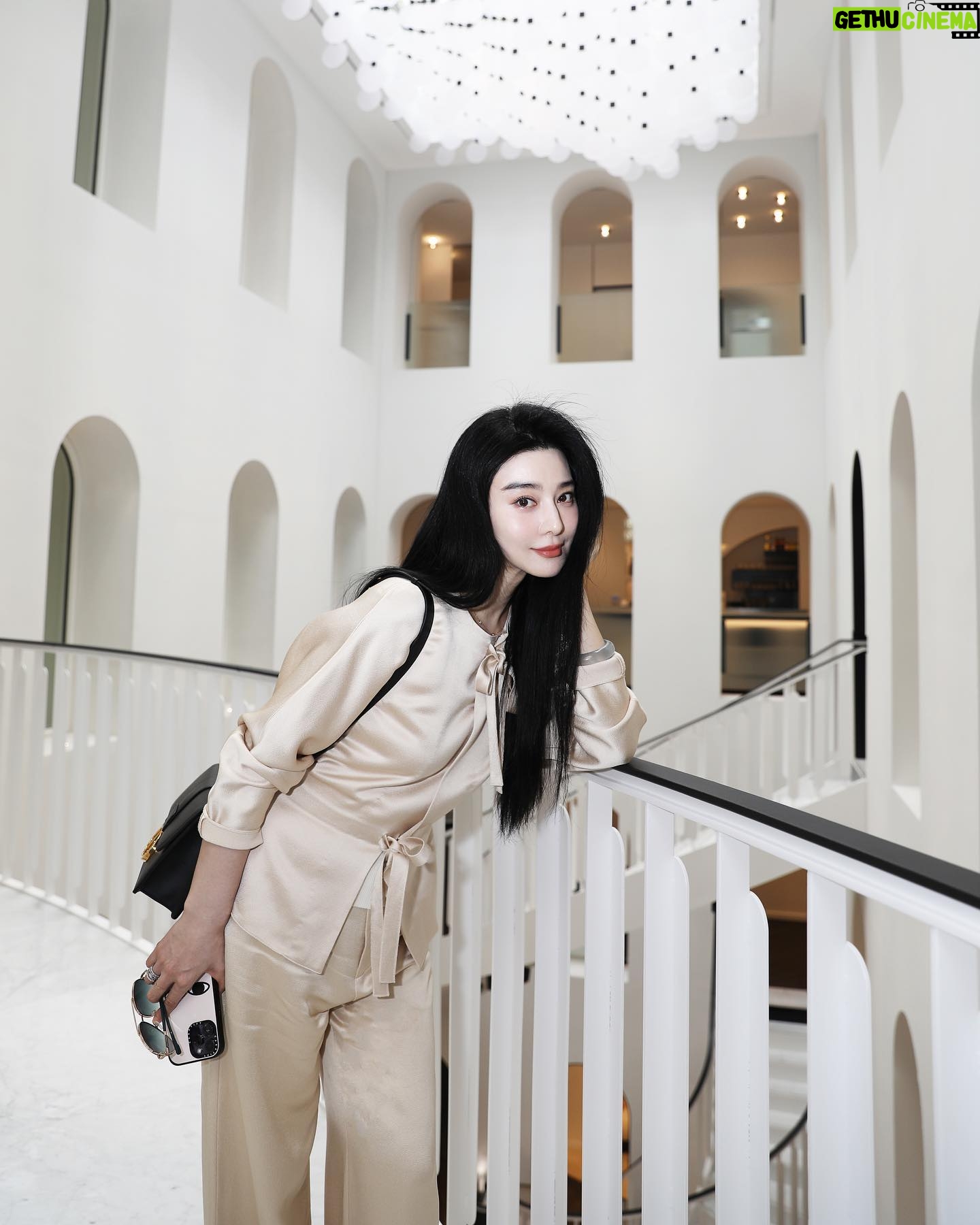 Fan Bingbing Instagram - Absorbing the magic of @caritaparis, my pre-red carpet sanctuary. 🤍🤍🤍