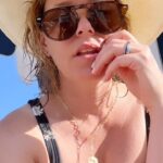 Elizabeth Banks Instagram - Seriously….all goooood. #summer
