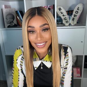 Tami Roman Instagram - Just ANUTHA day at the office 💛