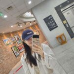 Park Bo-young Instagram - 더위 조심하세요🍧