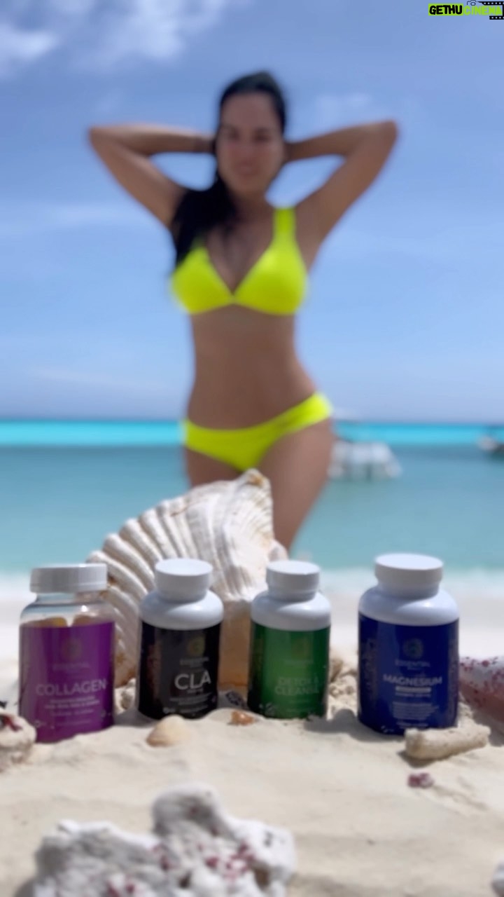 Scarlet Ortiz Instagram - @essential.branch Alguien por ahí dijo: “Cuida tu cuerpo que es el único lugar que tienes para vivir”
#detox #magnesio #colageno #cla #acidolinoleico
“Respira vida, elige Natural”
Los consigues en Amazon, Walmart (online) y en:
WWW.ESSENTIALBRANCH.COM link en mi bio!