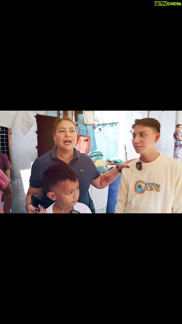 Karla Estrada Instagram - Abangan bukas sa aking YouTube Channel, QUEEOTHERKARLAESTRADA ,6PM! Mapapanood na ang kauna unahang pamilya na nabigyan natin ng pang kabuhayan na Tricycle mula sa amin sa Tingog partylist , sa pangungun ni
REP .YEDDA ROMUALDEZ
Abangan pa ang mga susunod na mapalad na mabibigyan ng pangkabuhayan mula sa amin sa TINGOG!.❤️❤️❤️
#TINGOGCARES