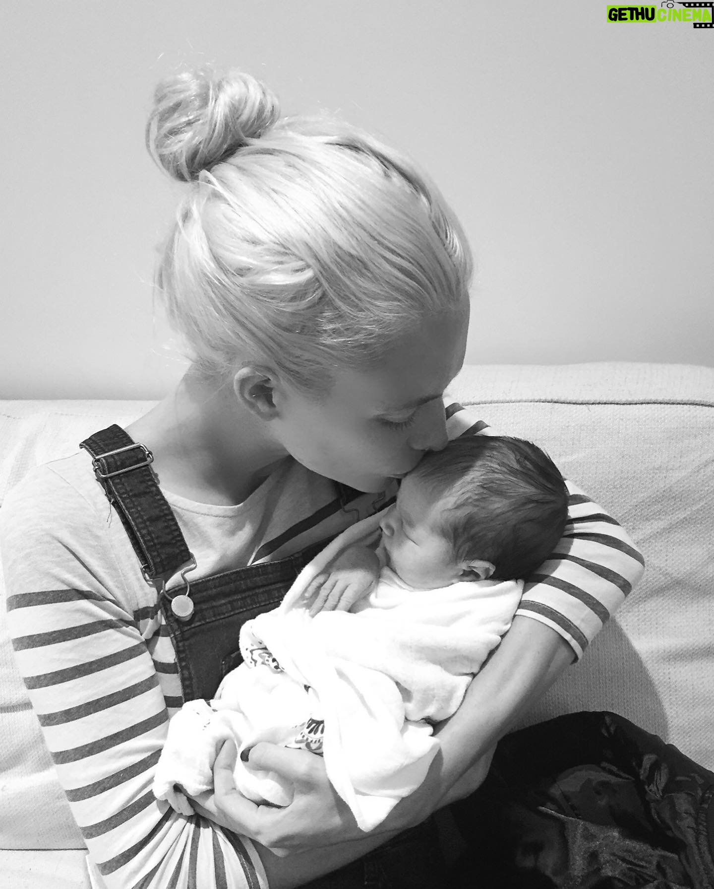 Poppy Delevingne Instagram - Juno POP is 8 today… 🌟
Happy Birthday not so little one. I love you beyond even though you promised me you’d stop growing up. You’re the light in all of our lives (that naughty infectious giggle says it all) ~ & my greatest JOY is getting to be your auntie. Keep shining babygirl, 💛
@cdelevingne @edwardajgrant