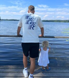 Lena Gercke Instagram - My Birthday babes🤍🤍🤍🤍🤍 meine zwei Krebse, was für unfassbare, verrückte 3 Jahre hinter uns liegen, ich bin so stolz auf euch ☀️🤍 ich möchte keinen Tag mehr ohne euch sein🫶