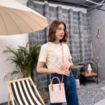 Esther Supreeleela Instagram - T monogram in pastel pink for the summer! Limited stock only🩷
#ToryBurchThailand#ToryBurchPrefall23