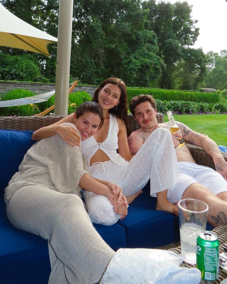 Nicola Peltz Beckham Instagram - Summer love 💖