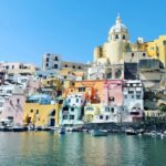 Elizabeth Banks Instagram - What a special spot #procidaisland🍋 The lemon sorbetto w basil and mint broke my taste buds. 🇮🇹