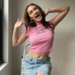 Lola Tung Instagram - Team Belly this summer, and for always!! Now you have the chance to win a trip to your Cousins Beach from @americaneagle! Head to their page to find out more 👀

@americaneagle #AEPartner #AESweeps #AEjeans