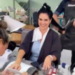 Scarlet Ortiz Instagram - Graciasssss @newfacemedicalyspa 🙌🏻👏🏻 por dejarme como nueva 🥰 como dicen por ahí me hicieron latonería y pintura 😂 Son un éxito, atendiendo por profesionales y tienen también tratamientos faciales y corporales! Están ubicados en Santa Paula, tienen estacionamiento 🙌🏻 al final de video puedes ver todos los tratamientos 👏🏻👏🏻👏🏻👏🏻 #manicura #pedicura #manosypies #tinte #tintedecabello #maderoterapia #depilacionlaser #serviciodepeluquería #microblading #antiedad gracias @wilmalexandra 💜