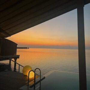 Dilan Çiçek Deniz Instagram - Sivaslı olduğum için havuzda kahvaltıyla bir fotoğrafım bile olamamış 👍🏻