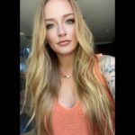 Maci Bookout Instagram - Press Day Look ✨

💇🏼‍♀️ @hair.darcy 
💄 @crimsonrobinson_mua