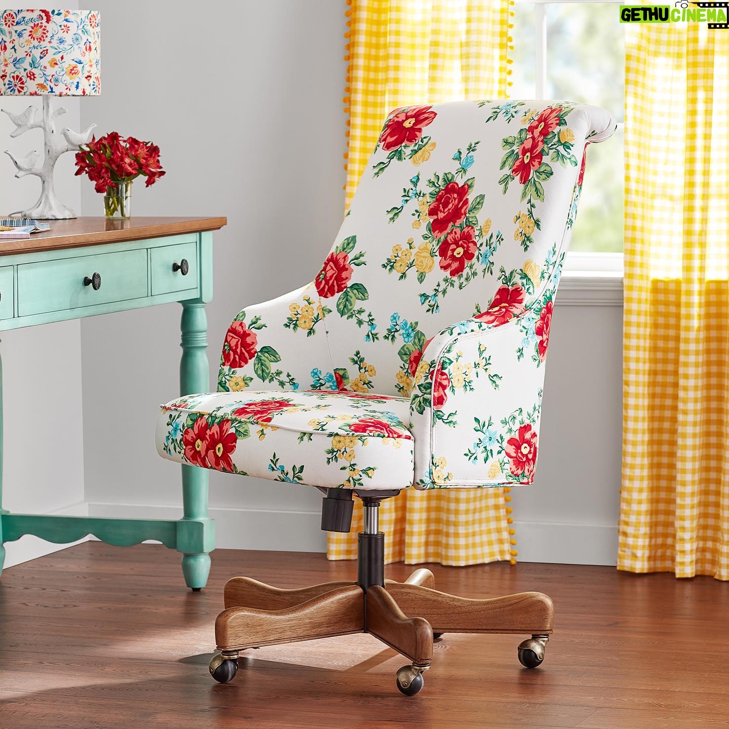 Ree Drummond Instagram - As promised…new PW furniture, this time for your living room and home office! 😍 Everything is just beautiful and simple and lovely. Best of all, it all passes Ladd’s wobble test! 🛠️ Quality is truly fantastic! Special shout-out to the office chairs. Oh…my…heavens. Guaranteed to make you more productive! 😊 All the new pieces are in the link in my bio!