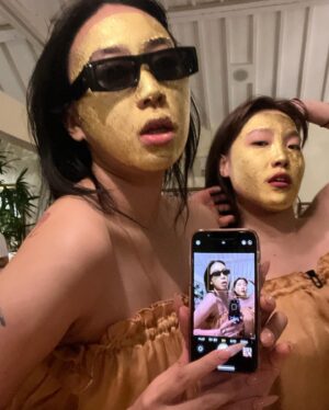 Lee Young-ji Instagram - 제 인생 스껄하죠?
