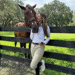 Daniela Calle Instagram - En la 1, 2 y 3 definitivamente ella sabe quién es la de los premios y los besos😍

4 y 5 nuestro segundo día de concurso juntas, y como se dan cuenta le gusta saltar más grande: la amo, es wow❤️‍🔥

Y los videos: las dos, contentas.