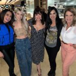 Scarlet Ortiz Instagram - La noche de anoche! Que gusto compartir con seres maravillosos, pro activos y que amamos lo que hacemos! Gracias 🙏🏻 los admiro y respeto muchos! Bendiciones 🙌🏻💜🥳 
@mimilazod @danielferrerc @shirleyvarnagy @devanahugo @albacmujica @mariantoduque @manuelfraizgrijalba #dramaticas