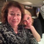 Elizabeth Banks Instagram - Wishing a very happy birthday to this absolute legend and wonderful friend @margomartindale Drinks soon! 😘