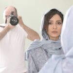 Sare Bayat Instagram - .
آدمی به مرور آرام می‌گیرد بزرگ میشود بالغ می‌شود و پای اشتباهاتش می ‌ایستد آنها را به گردن دیگران نمی‌اندازد و دنبال مقصر نمی‌گردد گذشته‌اش را قبول میکند نادیده‌اش نمی‌گیرد و اجازه می‌دهد هر چیزی که بوده در همان گذشته بماند
.
آدمی از یک جایی به بعد می ‌فهمد که از حالا باید آینده‌ اش را از نـو بسازد اما به نوعی دیگر می‌فهمد که زندگی یک موهبت است، یک غنیمت است، یک نعمت است و نباید آن را فدای آدم‌های بی مقدار کرد!
.
اصلا از یک جایی به بعد
حال آدم خودش خوب می‌شود ...
.
محمود دولت آبادى
.
دکتر #محمود_دولت_آبادی
📸 @payameraeeart
#ساره_بیات 
#sarehbayat #sareh_bayat