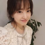 Park Bo-young Instagram -  무비토크 오늘 밤 8시에 만나요👋