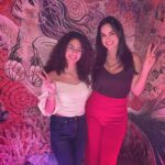 Scarlet Ortiz Instagram - Anoche! Mi princesa, yo y la sirena 🧜🏼‍♀️😂 me gusta creer que existieron, no tan bonitas como las pintan pero porque no? Quién por aquí también cree que existen o existieron! 🧜🏼‍♀️💜😍