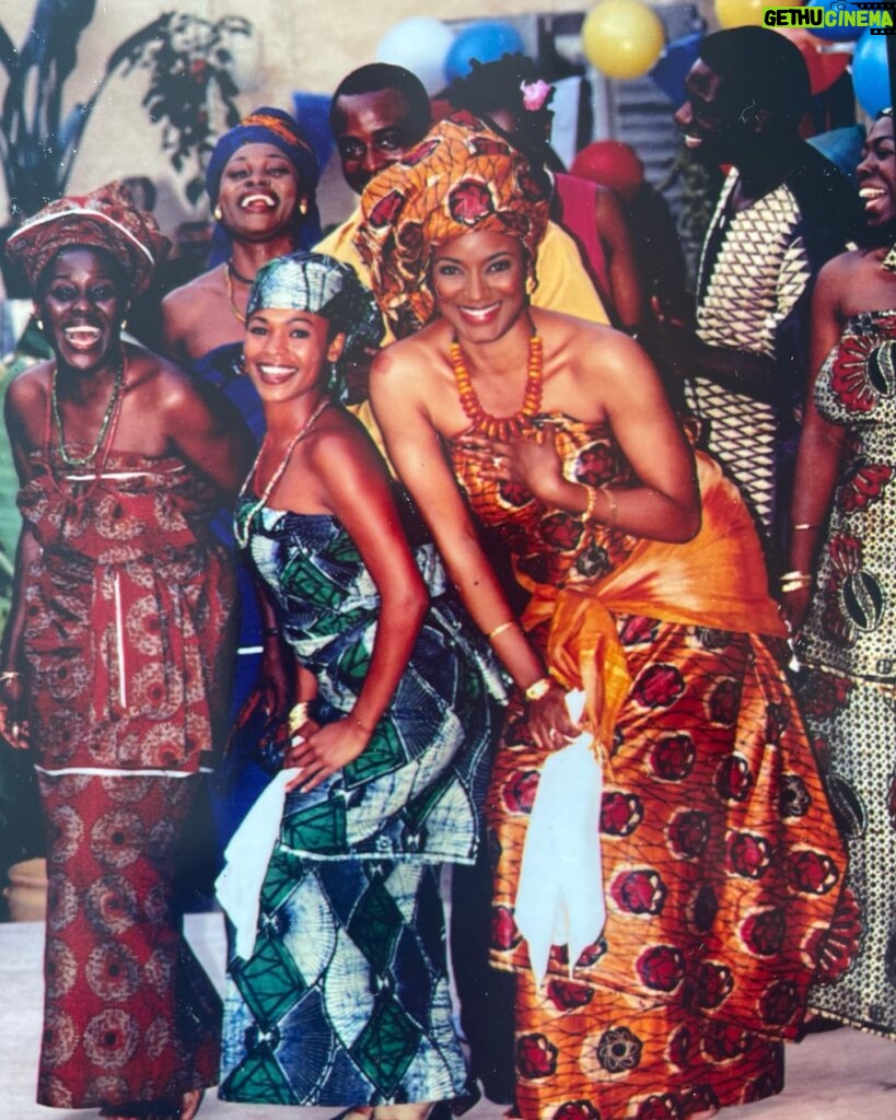 Nia Long Instagram - Sending big love to my brothers and sisters in Nigeria. The queen @ajokesilva I will never forget our time together. The Secret Laughter of Women 😘🇳🇬