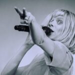 Aurora Aksnes Instagram – Tusen takk til @buktafestivalen ekstra kjærlighet til alle som våget å møte blikket mitt. Jeg forstår at for noen kan det bli en intens opplevelse. 
Takk til @arcticviewpoint for dette intense blikk øyeblikket