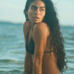 Jessie Reyez Instagram – ‘Still c u’ video out Tuesday 12pm EST hose 🦦🐓