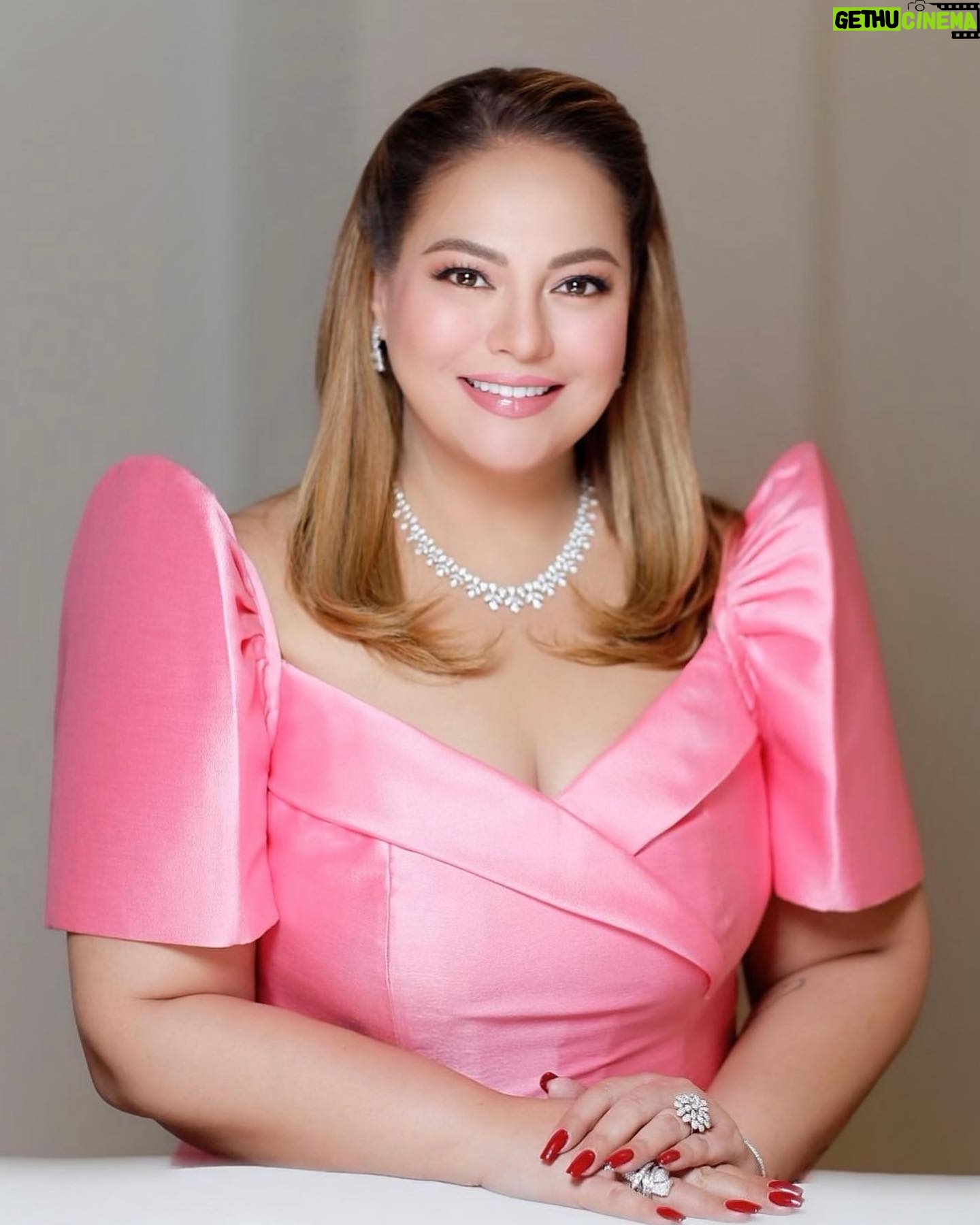 Karla Estrada - 20.8K Likes - Mahalin natin Ang ating Bayan.🇵🇭
#SONA2023