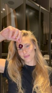 Bar Refaeli Instagram - 🍒