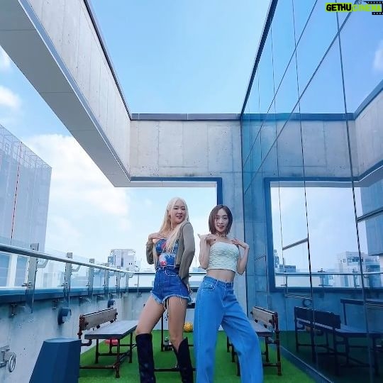 Soyou Instagram - 날씨랑 너가 알로하다아앙😍 with #니콜 @nicole__jung #소유 #SOYOU #ALOHA #알로하 #ALOHAchallenge #알로하챌린지