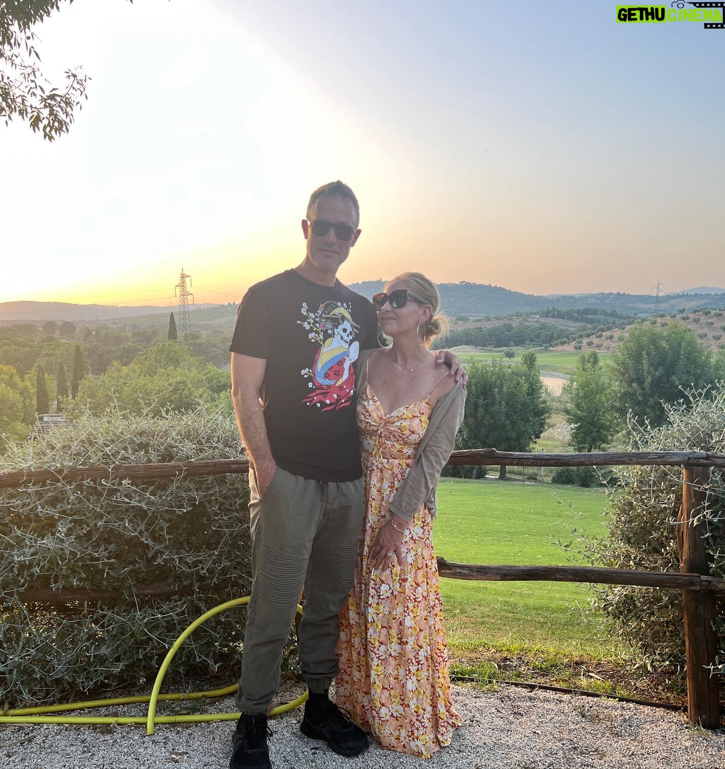 Sarah Michelle Gellar Instagram - Tuscan nights #lastellatatrattoria